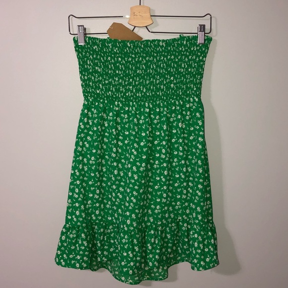 2/$35 — FASHION NOVA Tie Front Ruffle Hem Floral Dress - Picture 7 of 8